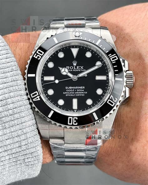 rolex submariner on wrist date|Rolex Submariner no date 124060.